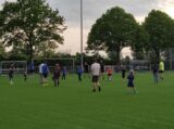 Laatste training S.K.N.W.K. JO9-1 van seizoen 2022-2023 (partijtje tegen de ouders) (158/178)